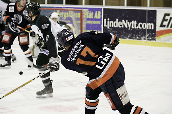 “Walle” skjuter, Nordin t�cker framf�r m�l