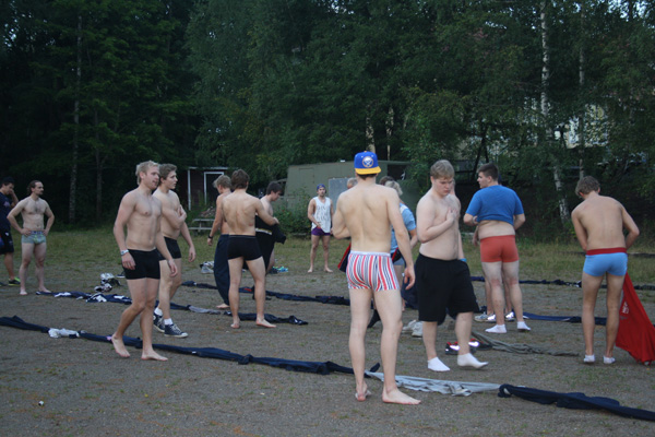 F�rberedelser inf�r �rets modevisning av Salming-kallingar.
